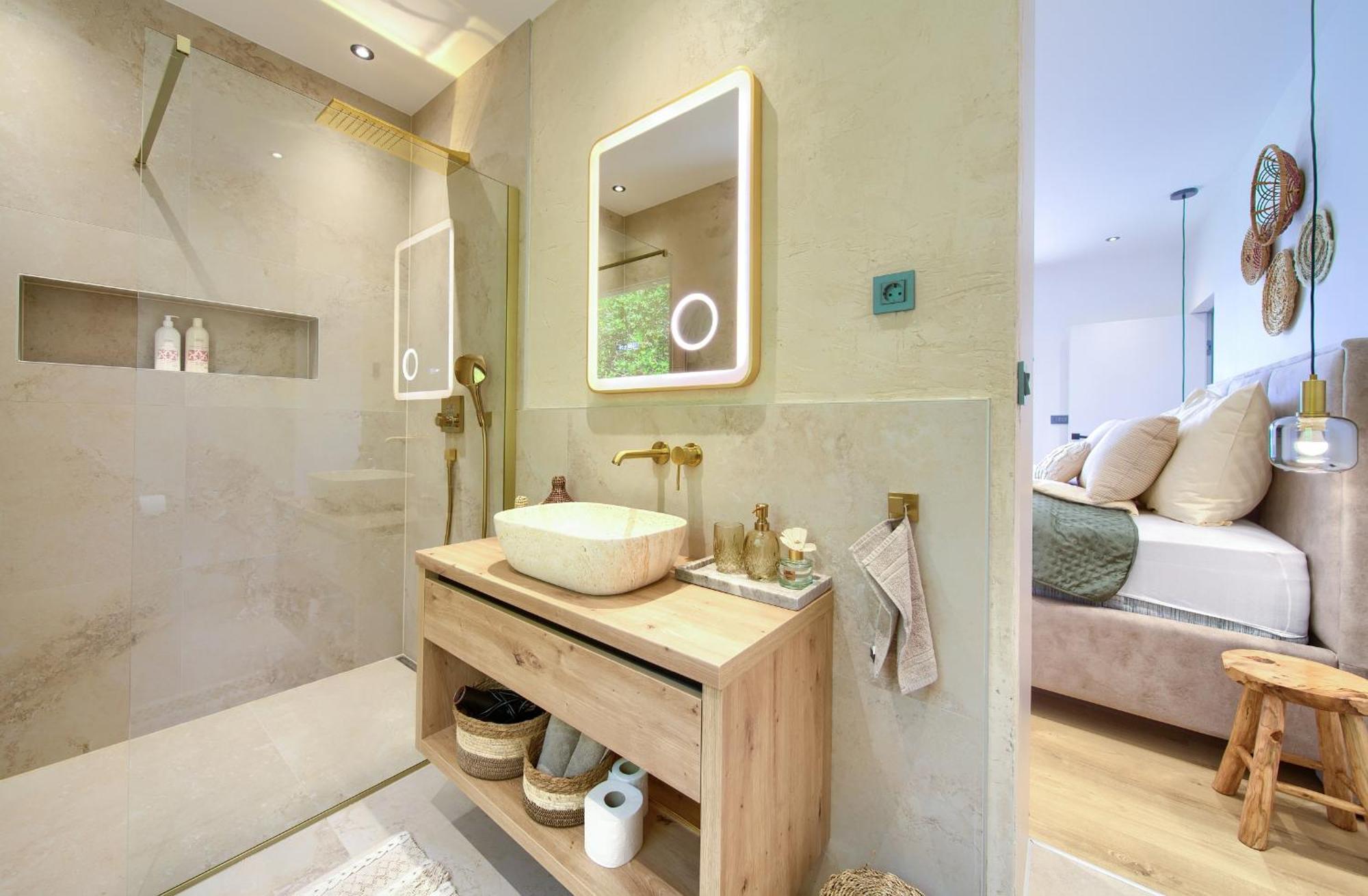 Viverum With Heated Salt Water Pool
