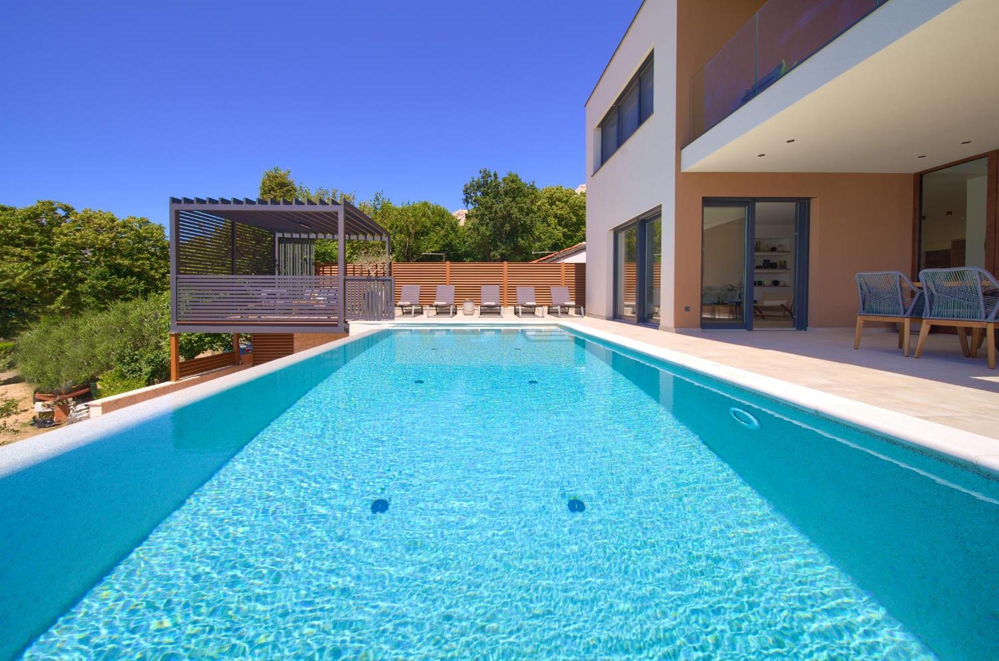 Villa Viverum With Heated Salt Water Pool