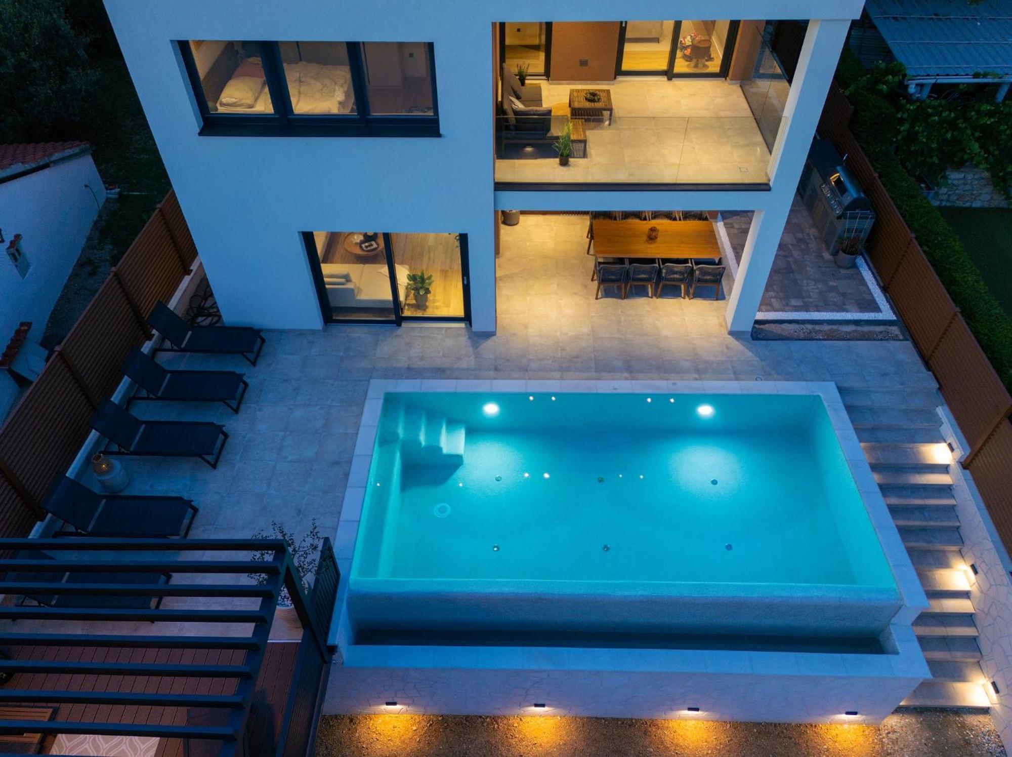 Viverum With Heated Salt Water Pool Villa