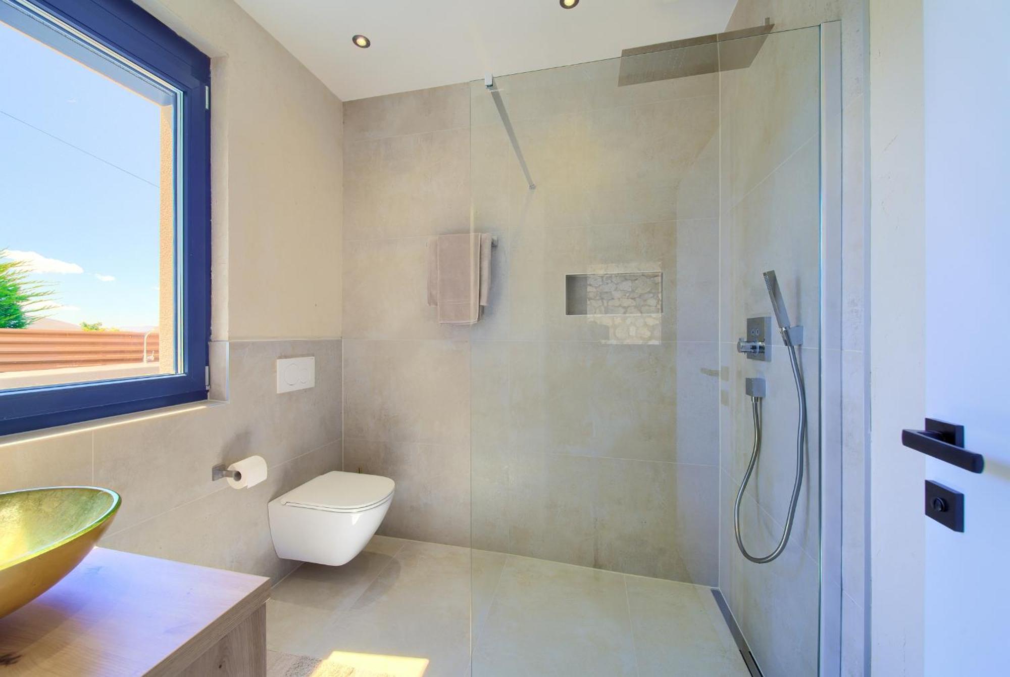 Viverum With Heated Salt Water Pool